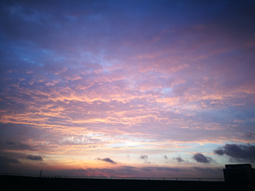 夕阳红火烧云照片