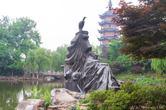 江苏常州红梅公园高山流水雕塑