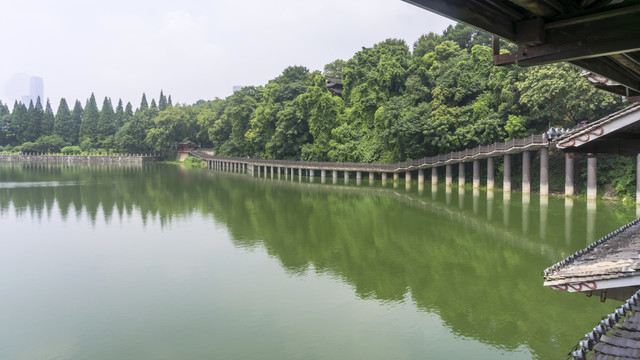 湖南烈士公园风雨桥引桥