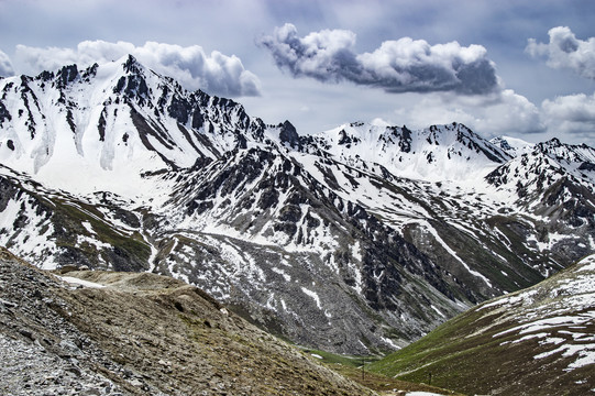 天山