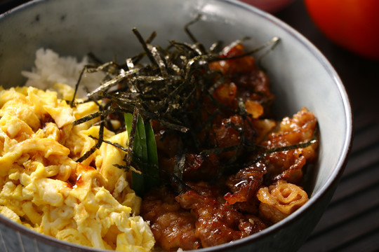 鳗鱼海苔饭