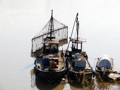 停泊的渔船