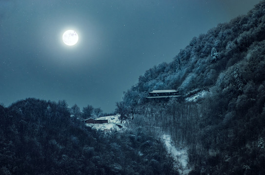 雪夜香积山