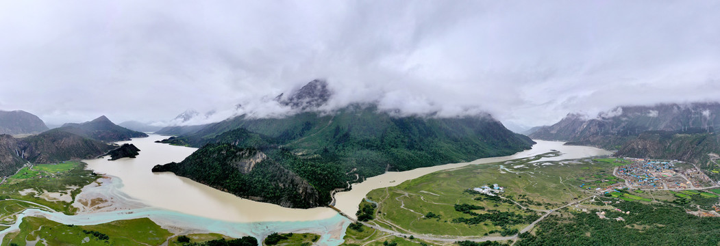 然乌湖全景