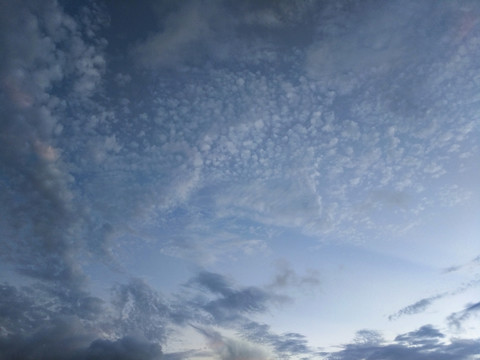云海天空图