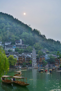 湖南湘西凤凰古城夏日风光