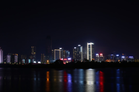 都市夜景江景倒影