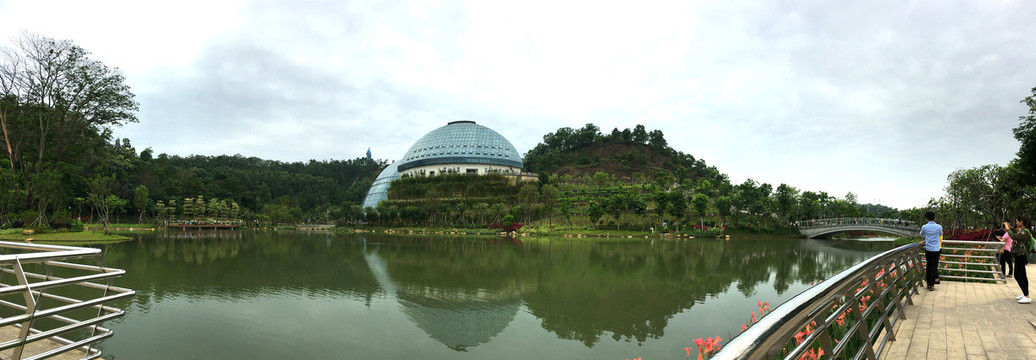 山水一线植物园全景