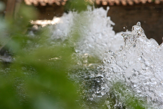 水花飞溅