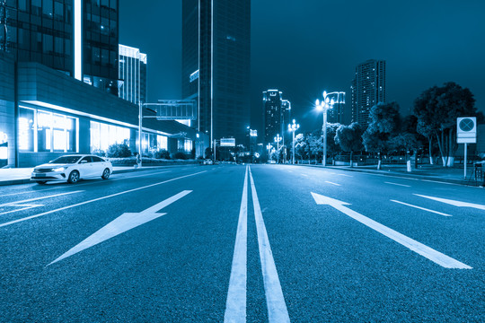 城市道路夜景