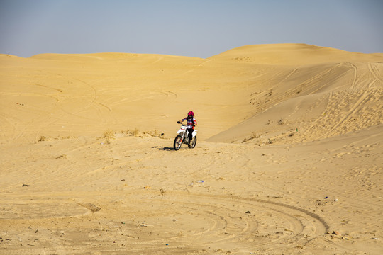 沙漠戈壁滩越野摩托车拉力