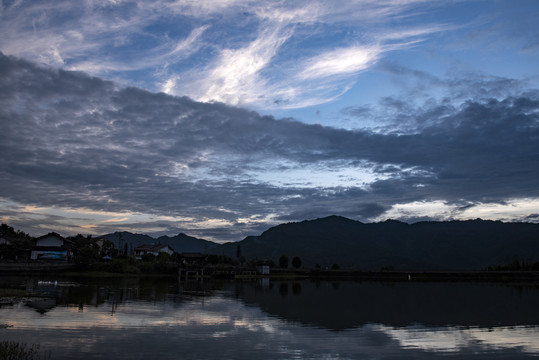 天空池塘湿地水库草地