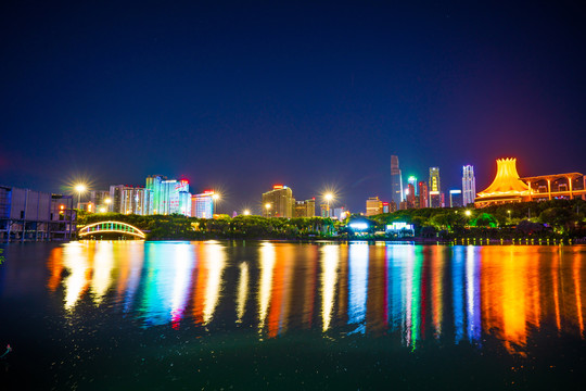 广西南宁民歌湖夜景