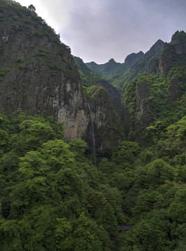 浙江衢州药王山高山瀑布