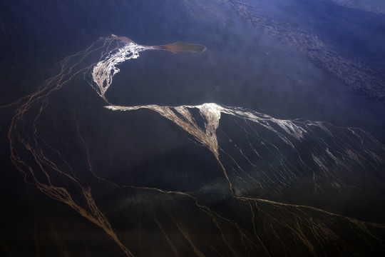 民航飞机上拍摄的祖国大山河流