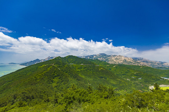 蓝天白云高山大海崂山