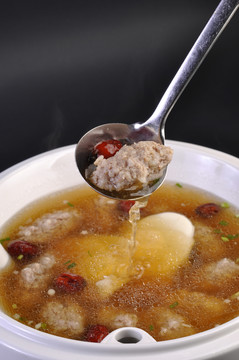 雞蛋肉丸湯