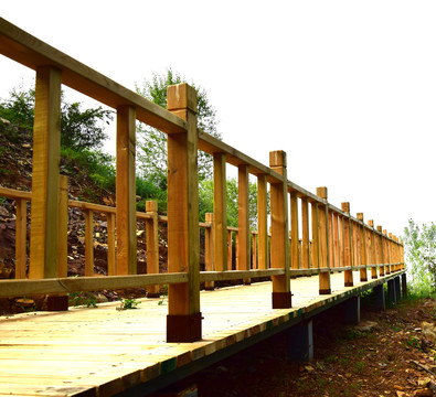 观景平台的木质栏杆
