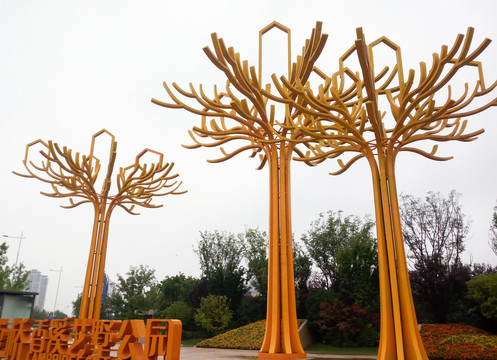 园艺设计金色的树木