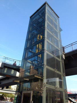 天桥电梯