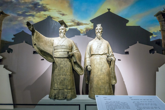 齐桓公管仲雕像