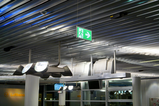 德国法兰克福机场候机厅室内照明