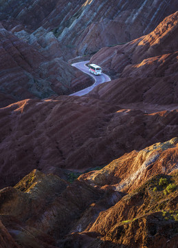 峰回路转