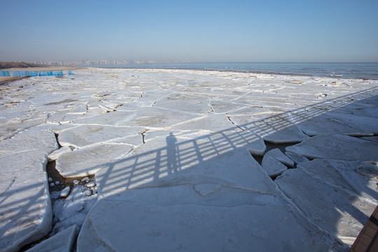 秦皇岛冰冻海岸