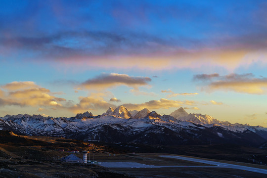 夕照贡嘎山