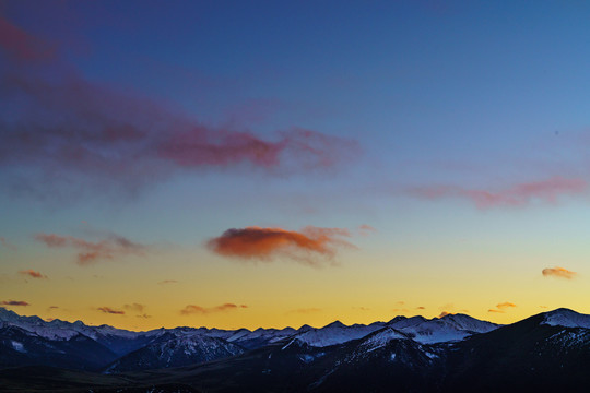 夕照贡嘎山