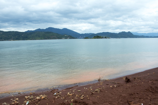 湖光山色