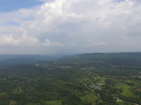 航拍山村风光