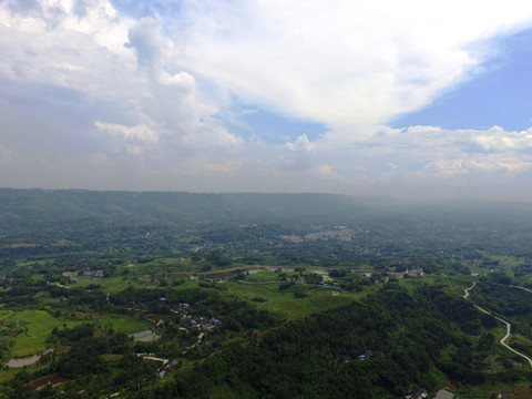 航拍山村风光