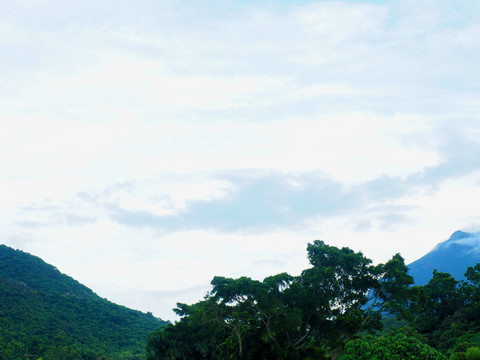 天空与远山