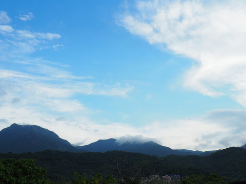 天空与远山