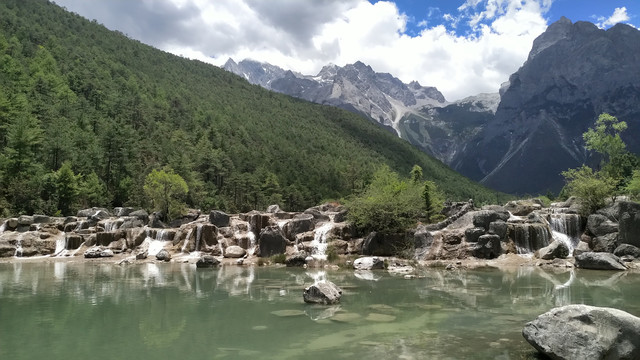 玉龙雪山远景