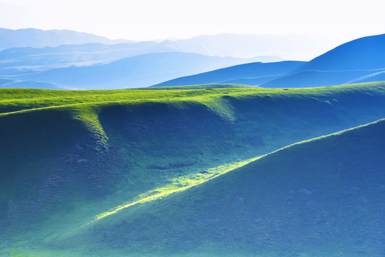 绿色山丘