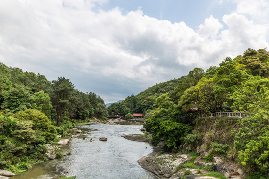 九鲤湖