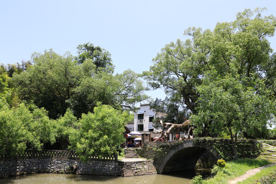 严田古村