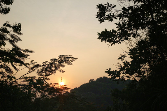 傍晚夕阳下山风景