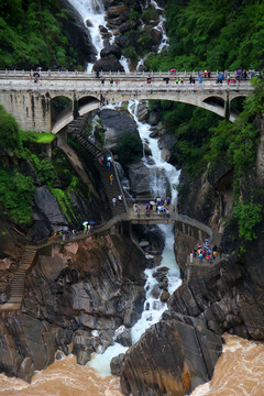 金沙江虎跳峡