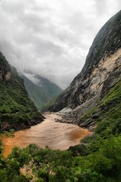 金沙江虎跳峡