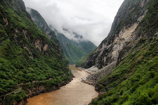 金沙江虎跳峡