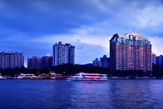 城市江景