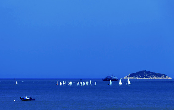 蓝色梦幻海洋风景