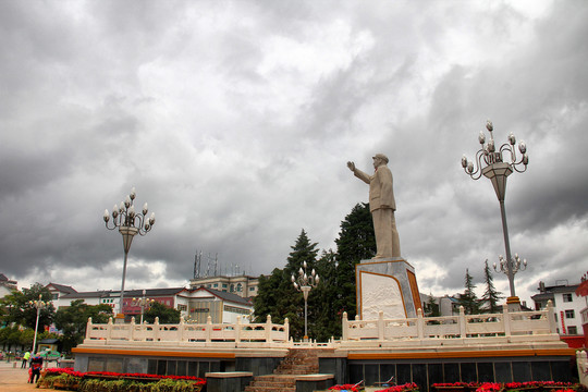 丽江旅游红太阳广场