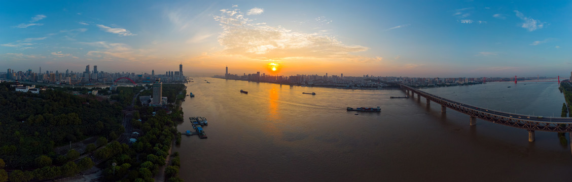 武汉夏日城市航拍日出风光