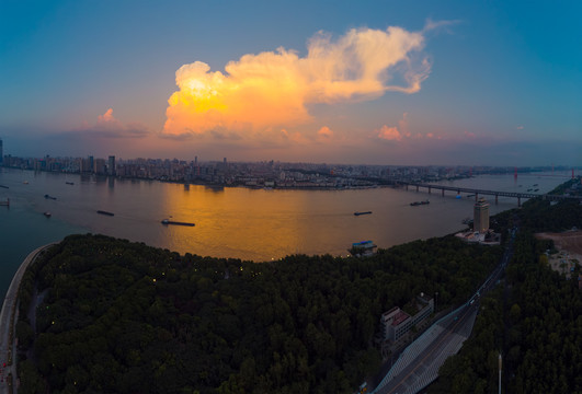 武汉夏日城市航拍傍晚和夜景风光