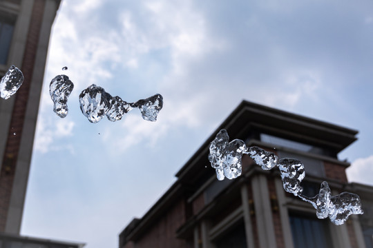 空中漂浮的水