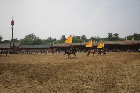 岳飞枪挑小梁王